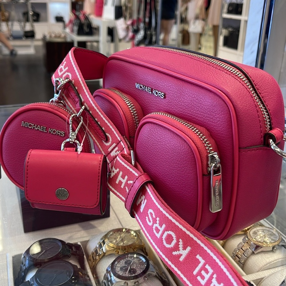 Michael Kors Jet Set Leather Md Crossbody Bag Case Apple AirPods Pro
Dragonfruit - Picture 7 of 16